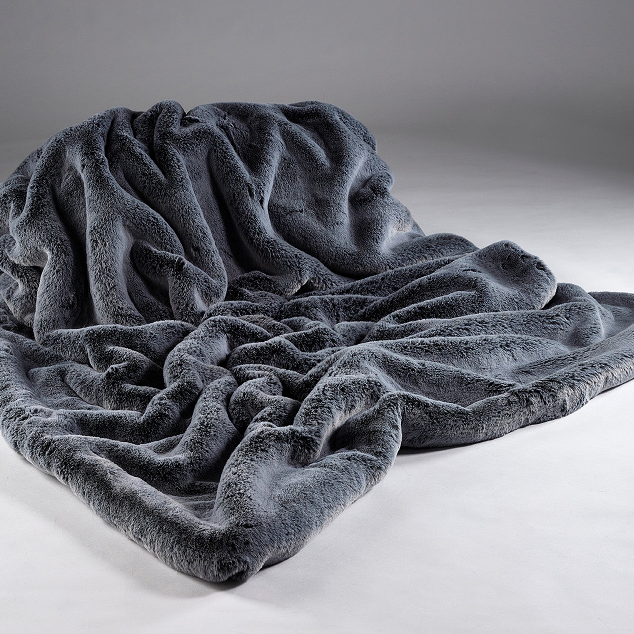 Luxury Faux Fur Throw